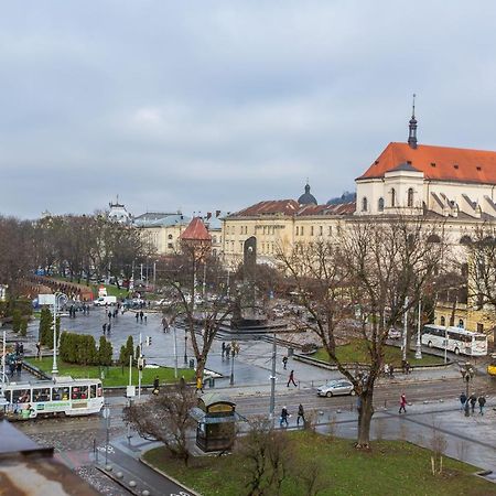 Квартира Подобово В Центрі На Вулиці Проспект Свободи 7 Lviv Exterior foto